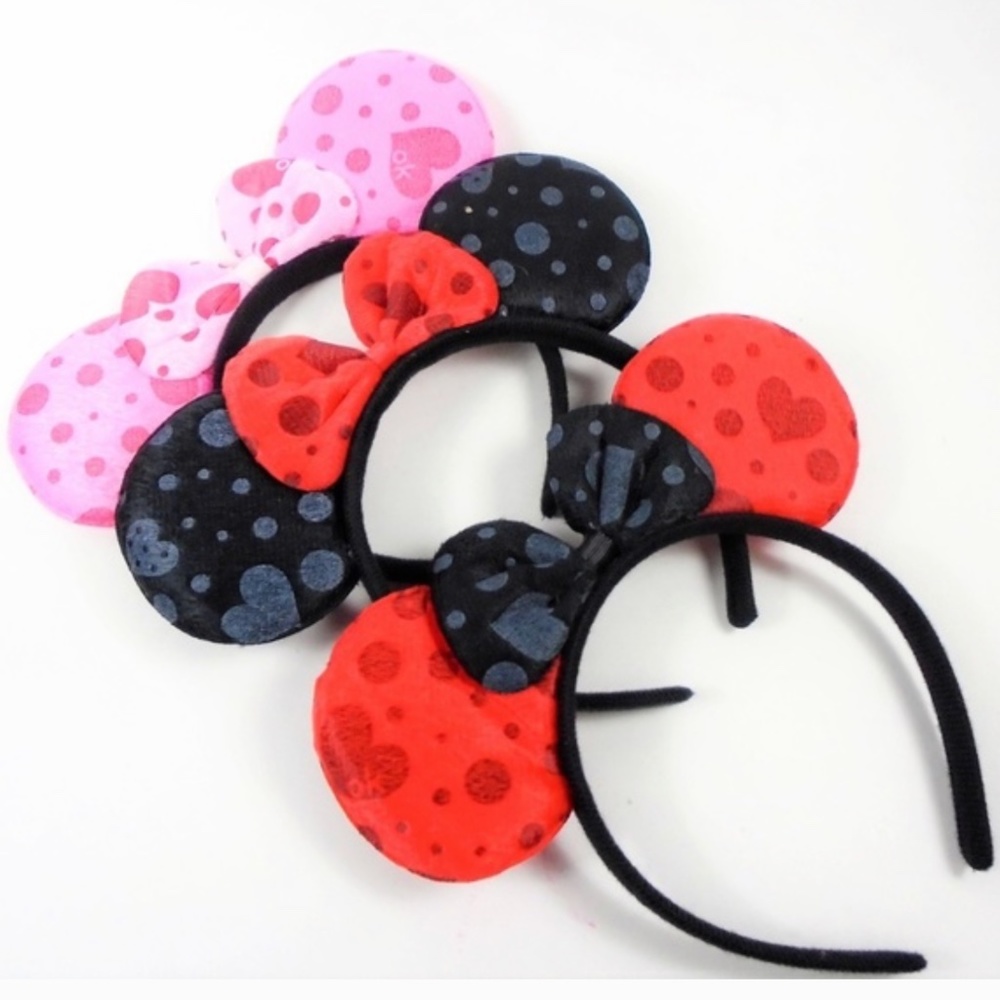 NWT. One Set of Disney’s Minnie Mouse Ears Headband!